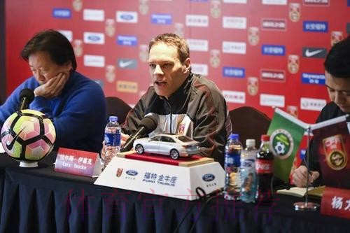 伊塞克:国青提高自己最关键 伊塞克:国青提高自己最关键